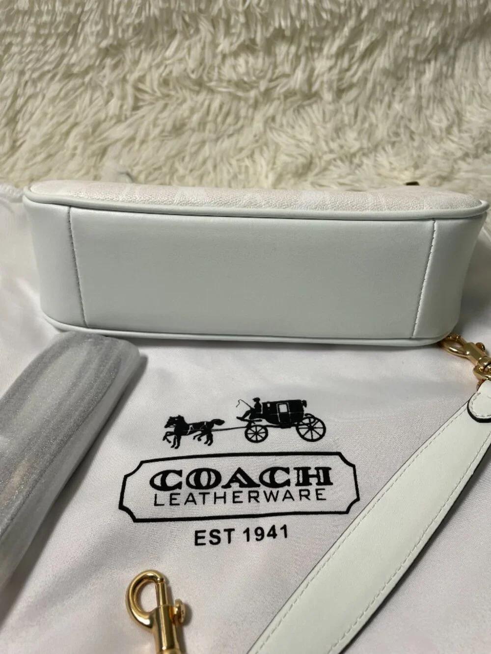 Coach Teri Shoulder Bag In Signature Canvas - Picture 6 of 8